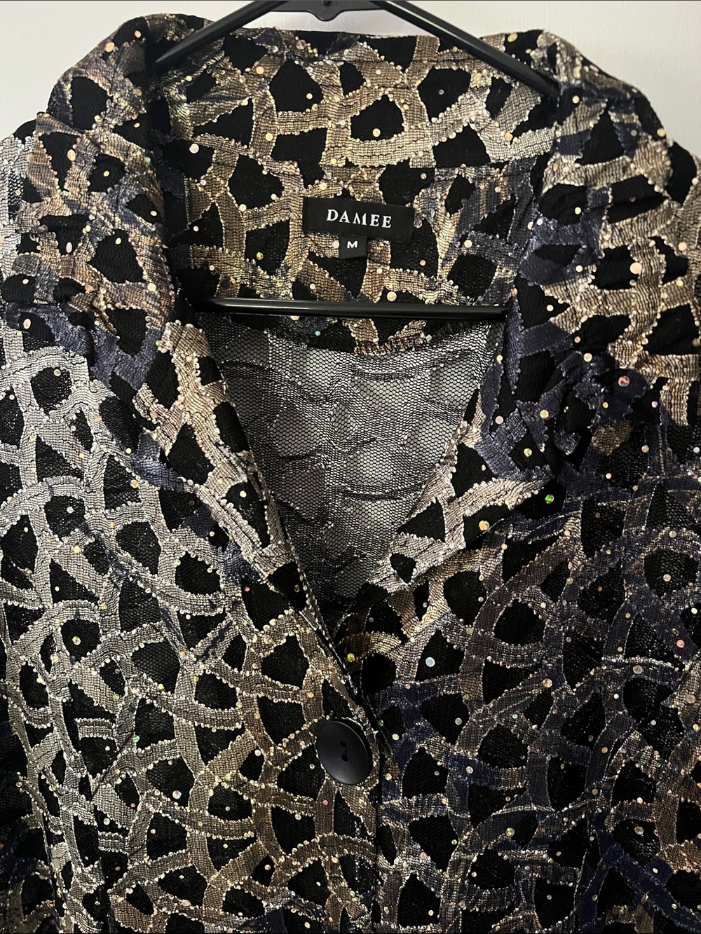 DAMEE JACKET HOLOGRAPHIC SCALE MESH FLARE AND FIT GOLD BLACK SIZE MEDIUM - Picture 4 of 10